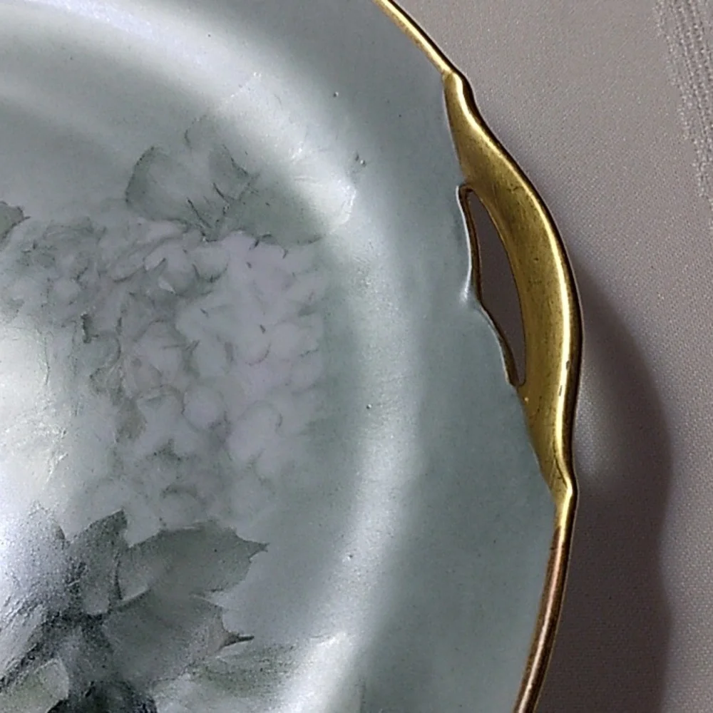 KPM decorative 9.5 in. porcelain hand painted plate with gold band, 1909-27. - Picture 2 of 4